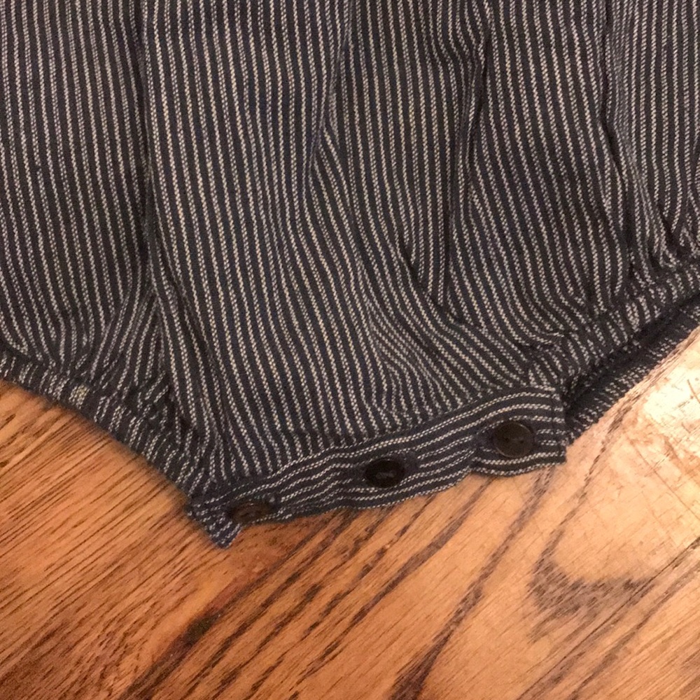 Adorable romper! - Picture 3 of 4